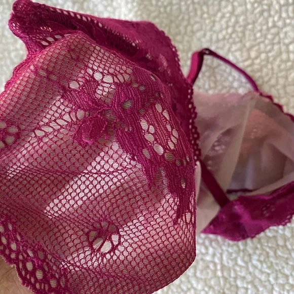 Victoria’s Secret Lace Bra - Picture 2 of 3
